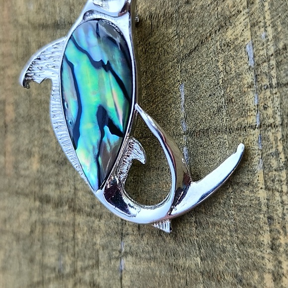 Vintage Ariki Paua Shell sword fish brooch - Picture 4 of 7